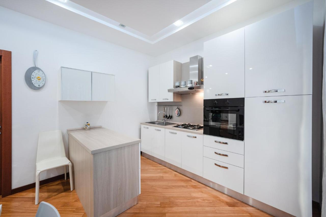 Napoli Charming Apartments Vomero "Fashion And Glamour" エクステリア 写真